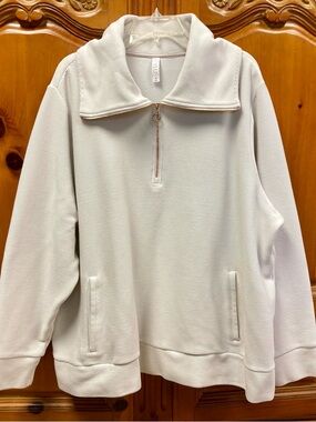 STYLUS Cream Ribbed Quarter-Zip Jacket with Gold Zipper